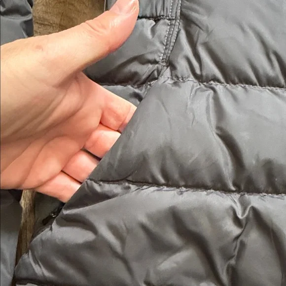 The North Face Black Puffer Jacket with Pink Lining - Picture 4 of 15